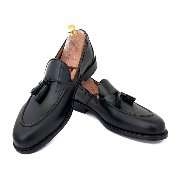 MEN'S BLACK MOCCASIN WITH TASSELS