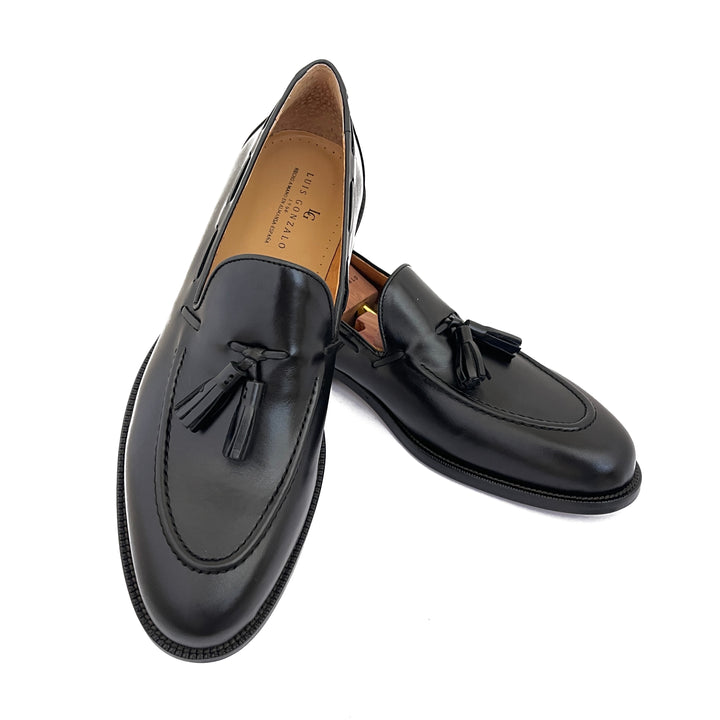 MEN'S BLACK MOCCASIN WITH TASSELS